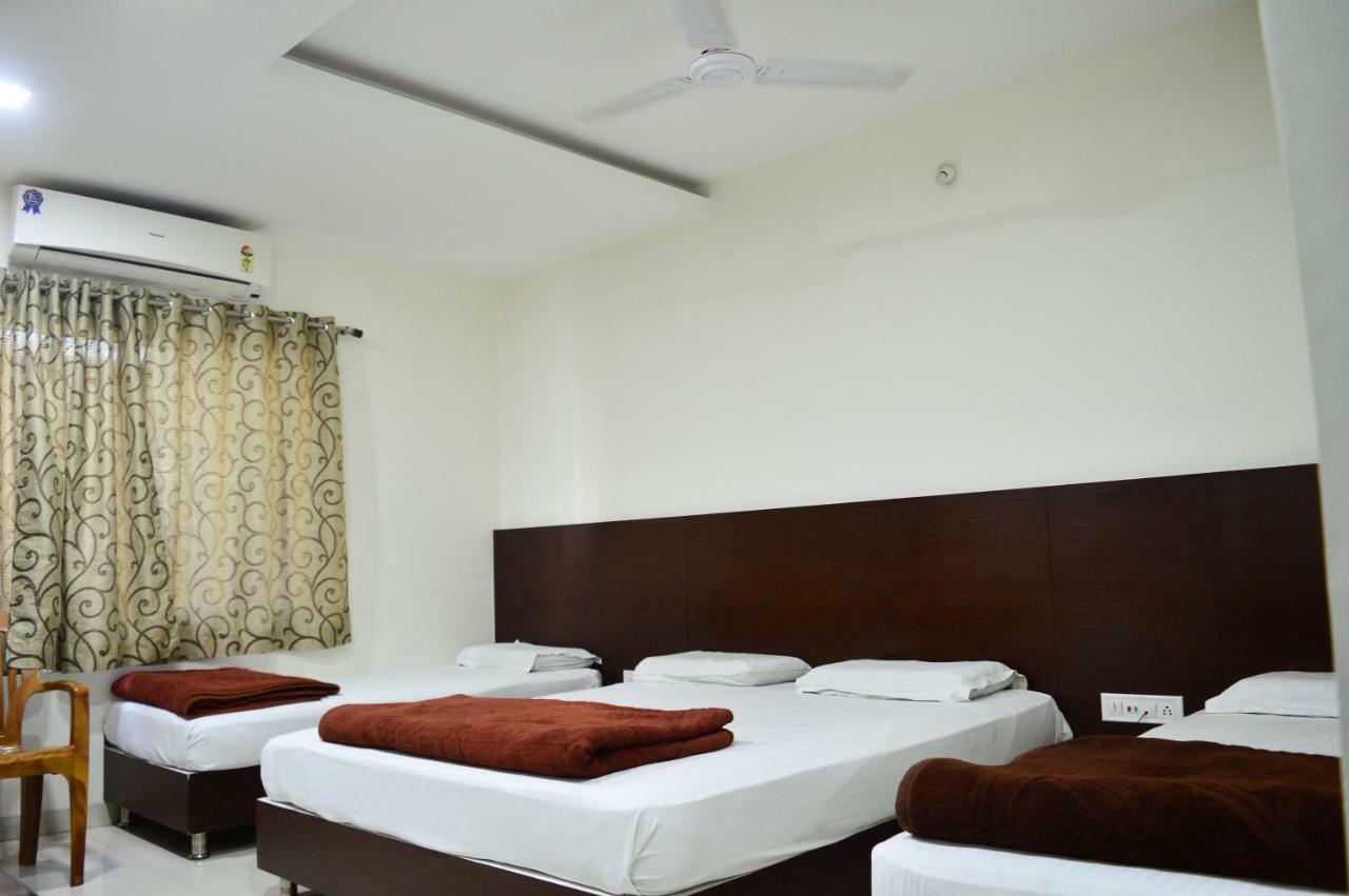 Hotel Maheshwari Avenue 우자인 외부 사진