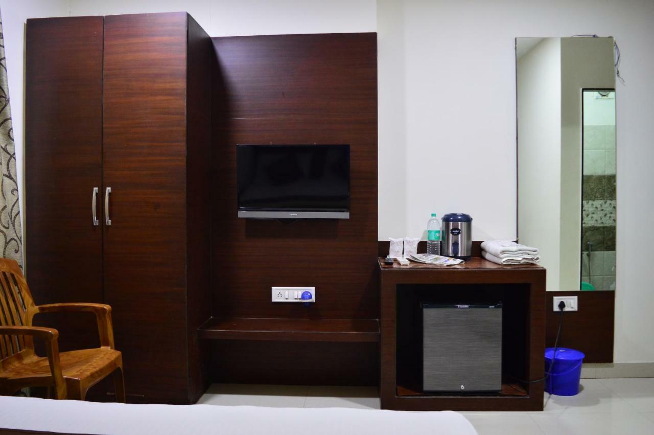 Hotel Maheshwari Avenue 우자인 외부 사진