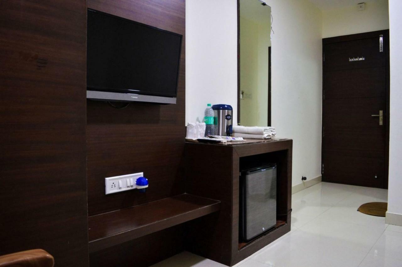 Hotel Maheshwari Avenue 우자인 외부 사진